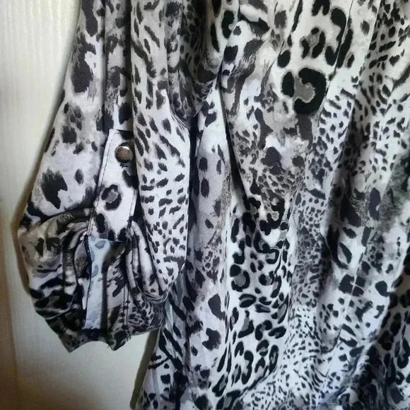 Classic Edition Women's  Leopard 3/4 Sleeve Blouse - Size XL - Picture 4 of 9